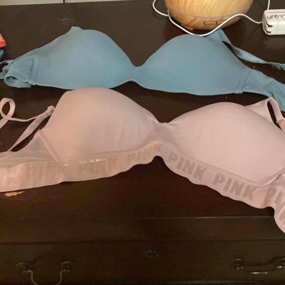 One PINK bra and one blue Victoria’s Secret bra - Picture 4 of 4